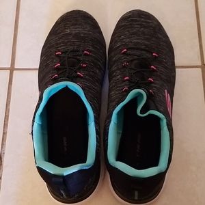 Sketches shoe size 11 Women's